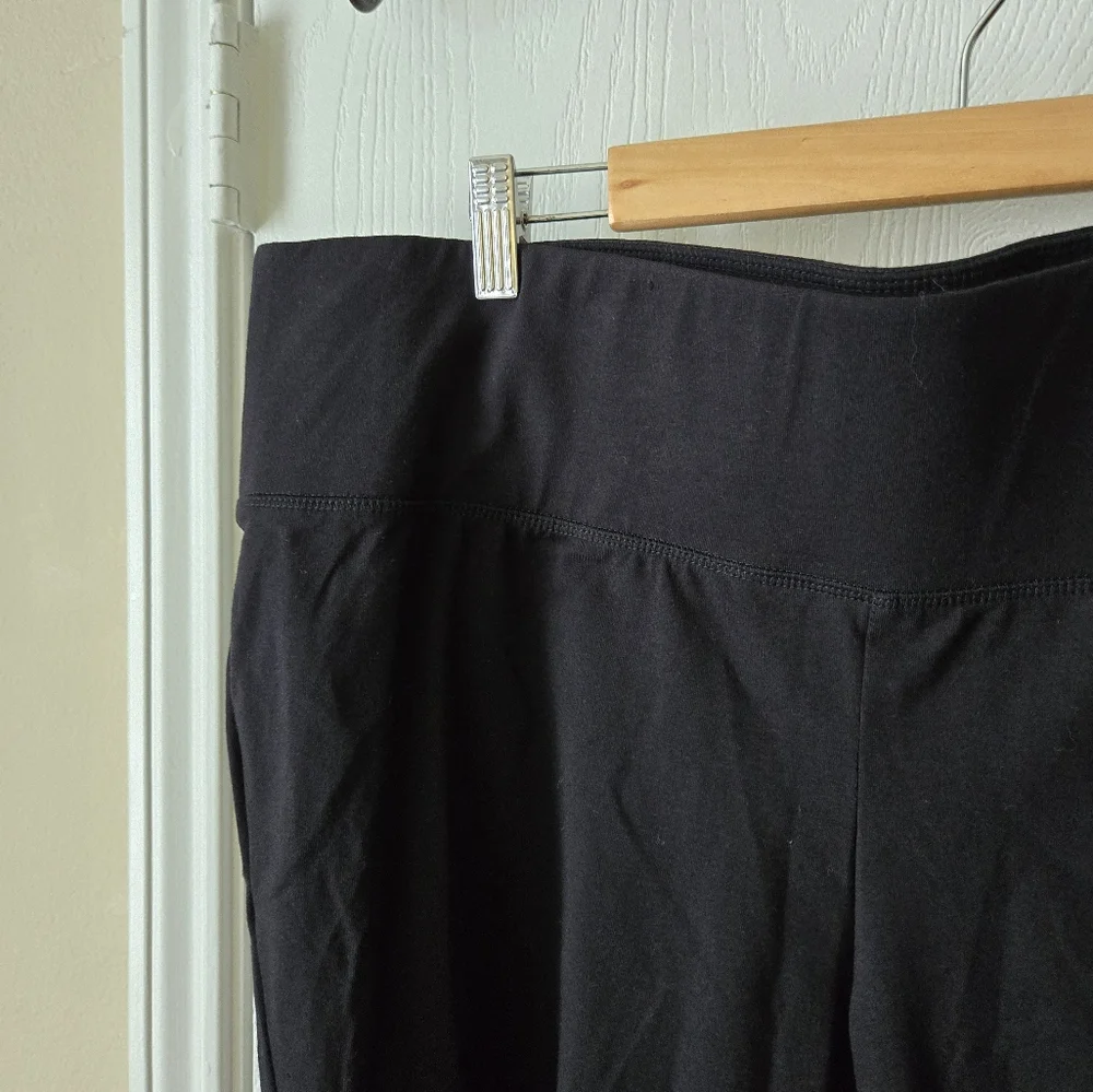 Livi Lane Bryant Knee Shorts